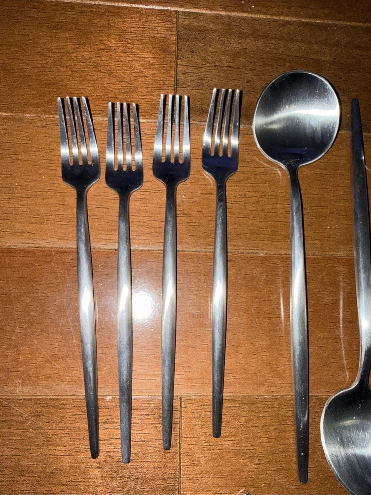 20 Pc Modern Minimalist Flatware 5-Piece Place Setting Fork Knife Spoon