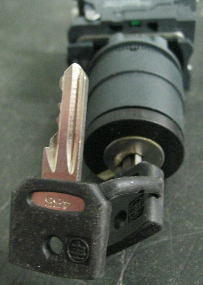 Schneider Electric Key Switch 2 Position Spring Return Harmony XB5