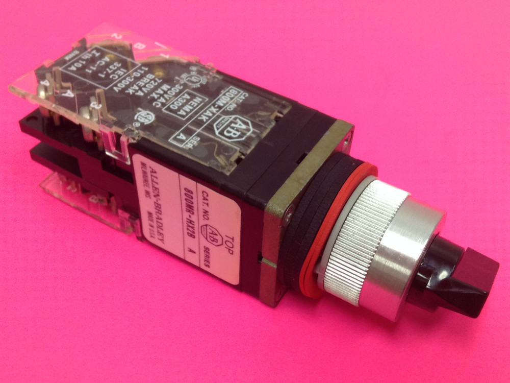 Allen-Bradley - Catalog #800MR-HH2BBK - Selector Switch - NEW