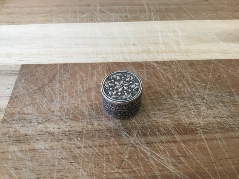 Exquisite Continental 800 Solid Silver Pill Box with Floral Decoration