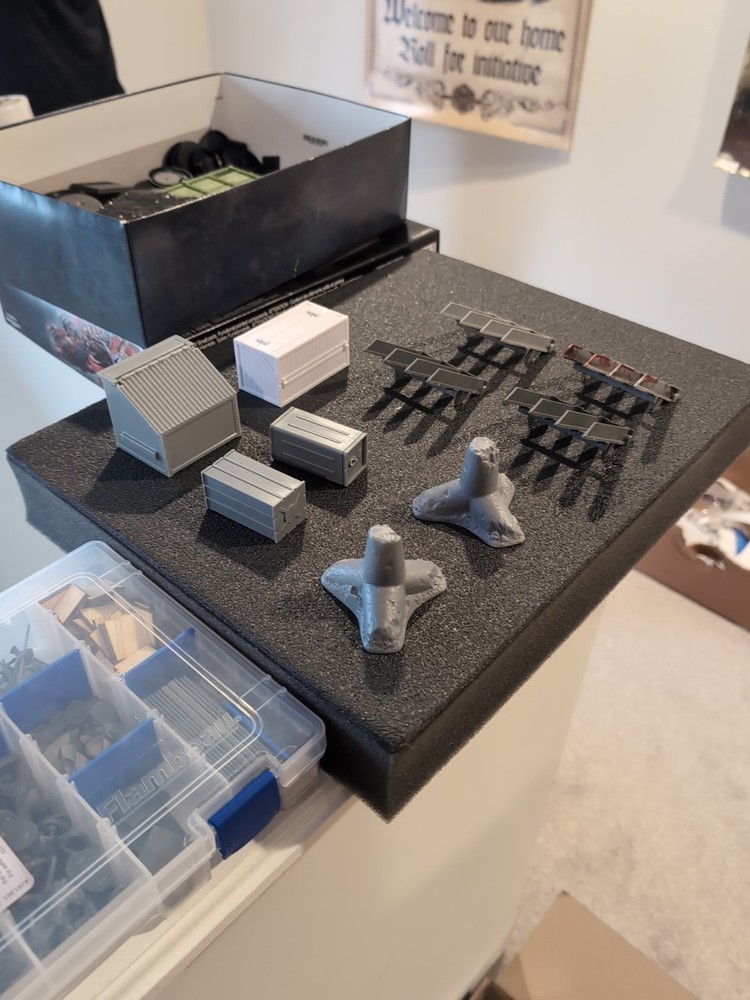 Miscellaneous Terrain Set (Tank Traps, Dumpster, Containers)