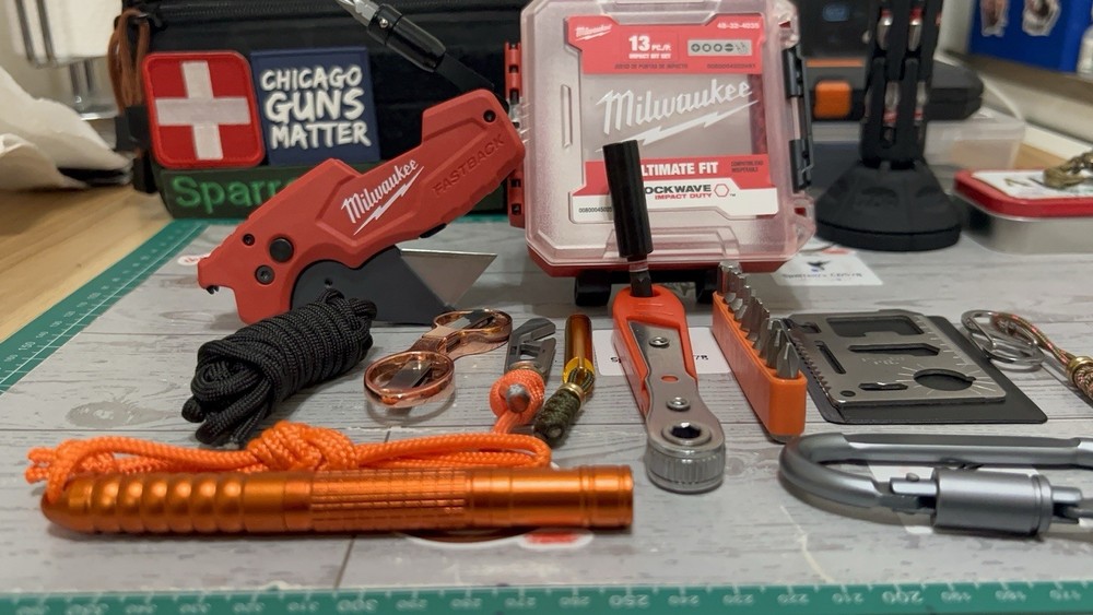 Sparrow’s EDC / Milwaukee Storage Tool Kit With A Fastback Knife