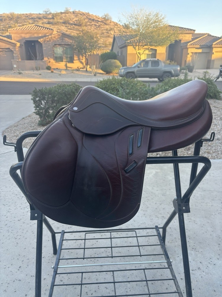 Devoucoux Biarritz Lab Jumping Saddle 17.5" Brown Arcade Normale