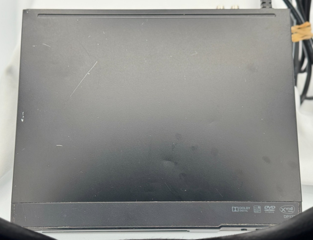 LG DP 132 DVD/CD Player - Tested - NO REMOTE