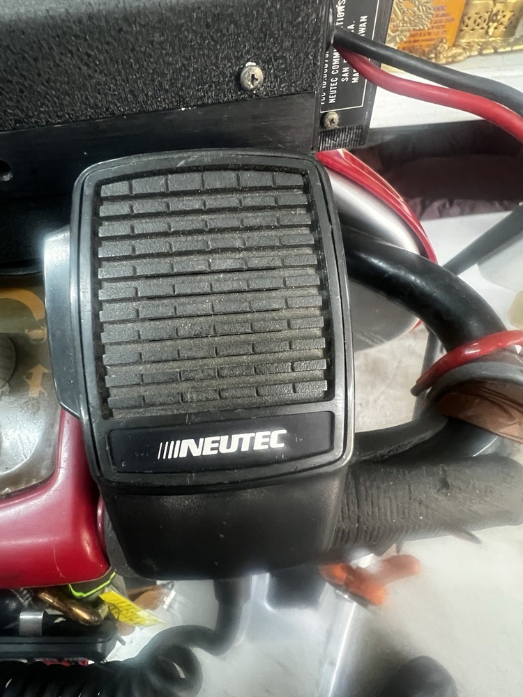 NEUTEC SM-1645L H W/ ORIGINAL MICROPHONE UNTESTED (. READ. ).