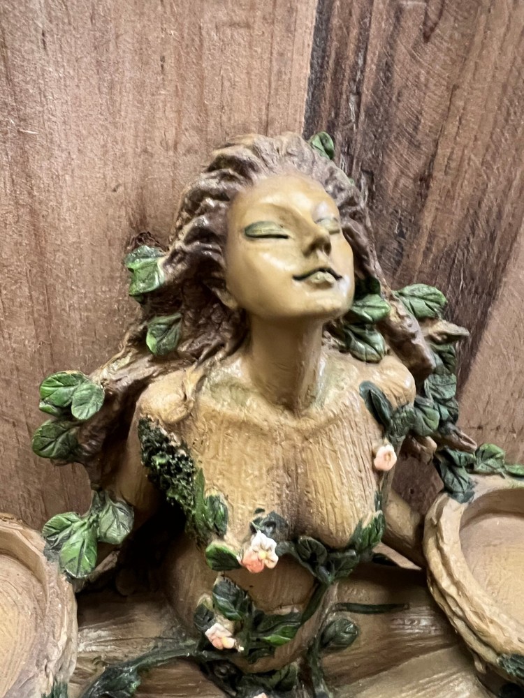 Gaia Resin Candle Holder 7" x 5"