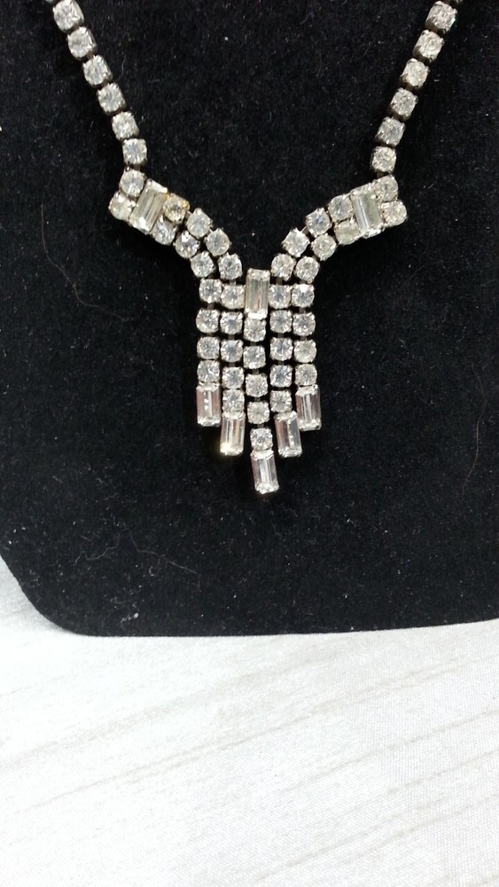 Rhinestone Necklace 8 inch