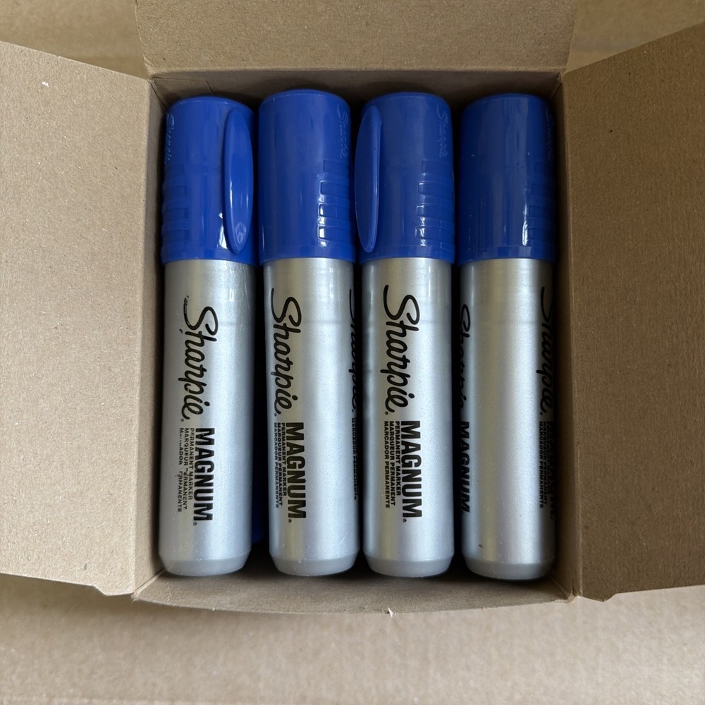 SHARPIE Magnum Permanent Marker, Oversized Chisel Tip - 12 pack - Blue/Azul