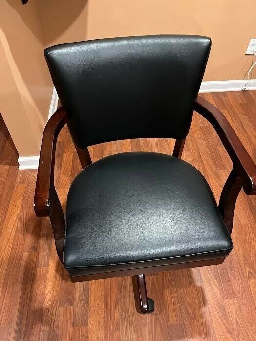 Poker Table + 4 chairs + poker chips