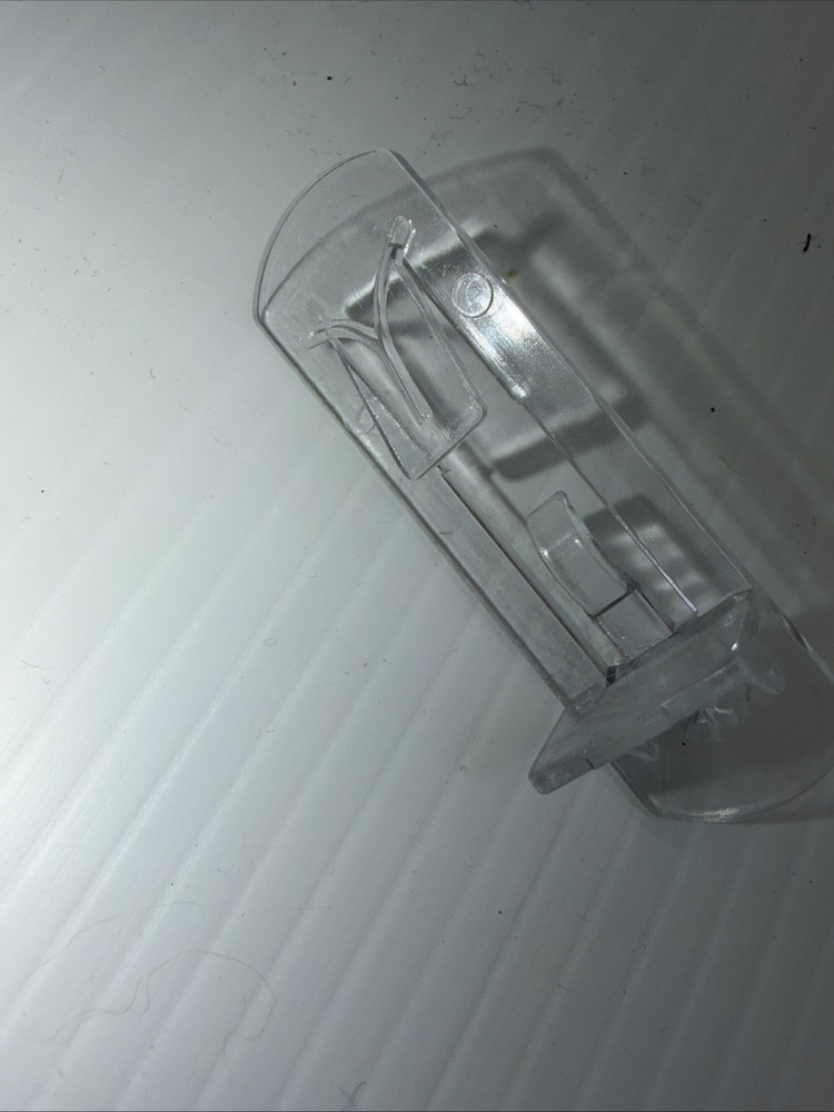 Locking Cabinet Shelf Clips Shelf Support Pegs, Plastic. Quantity 29 {7}