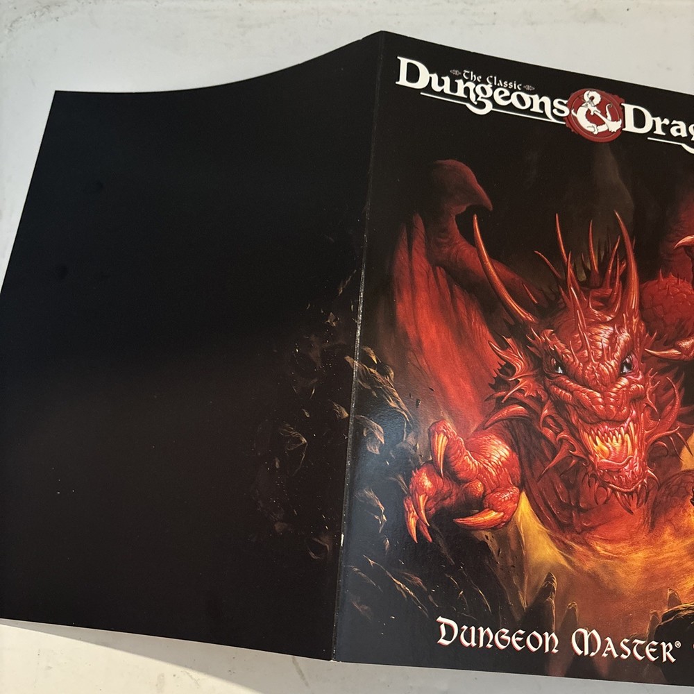 Dungeon Master's Screen - The Classic Dungeons and Dragons Game