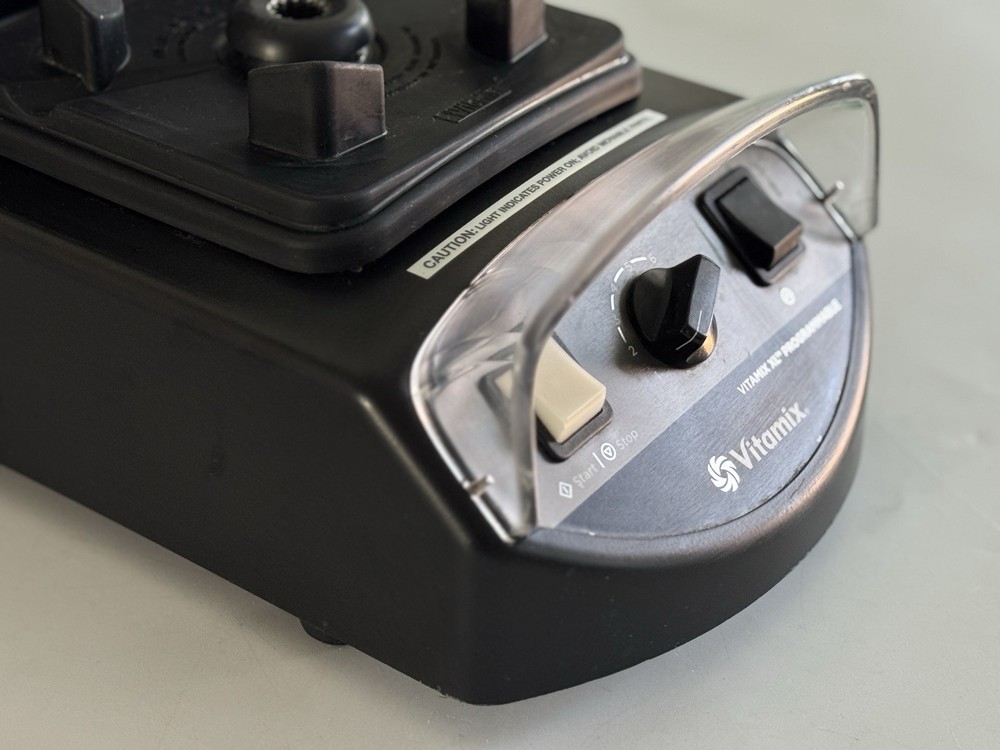 Vitamix XL VM0141 Commercial Blender Base Variable Speed Programmable