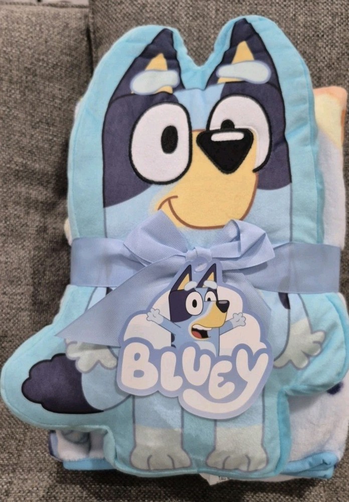 Bluey Shaped  Pillow and Throw Set, 40 x 50
