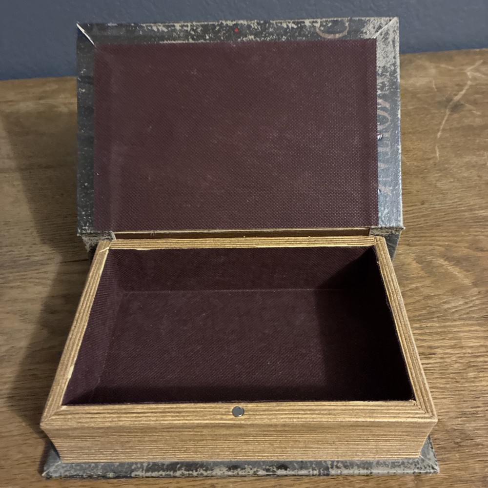 National Geographic Book Storage Case