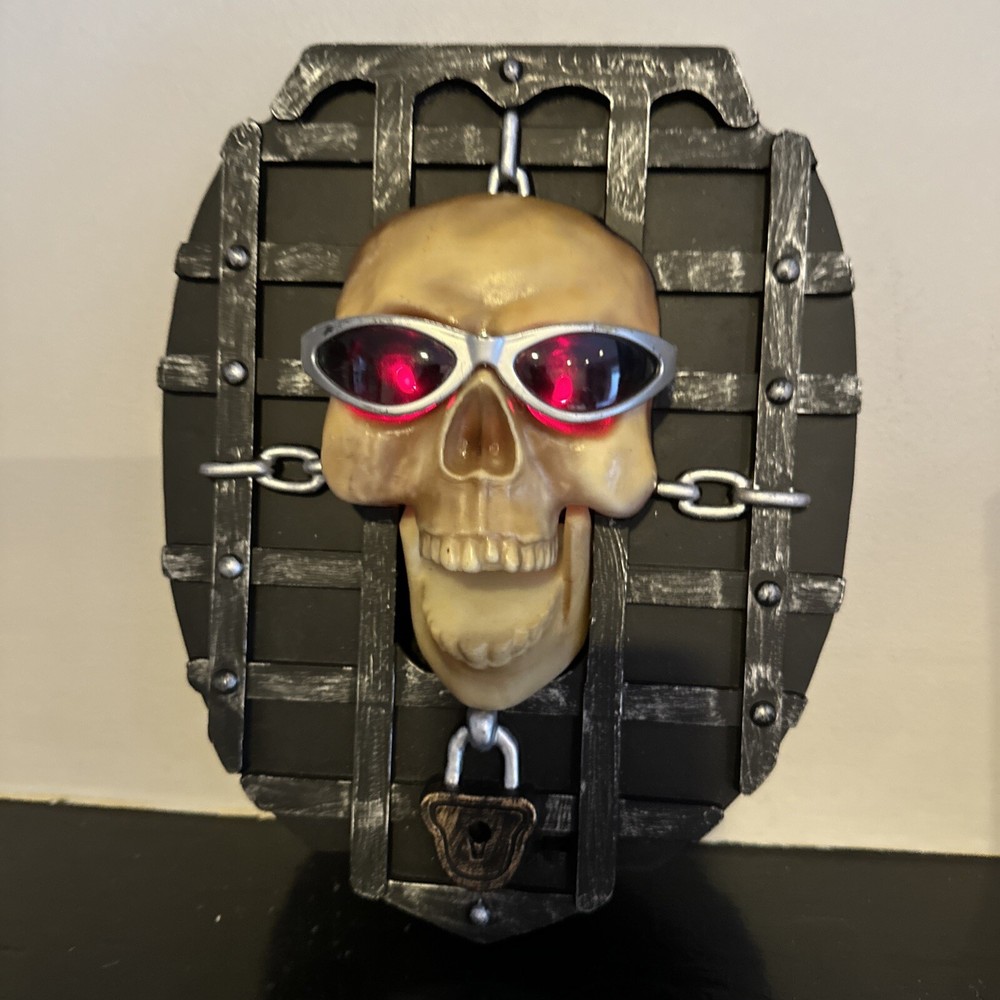 Gemmy Halloween Animated Wall Skull Wall Plaque