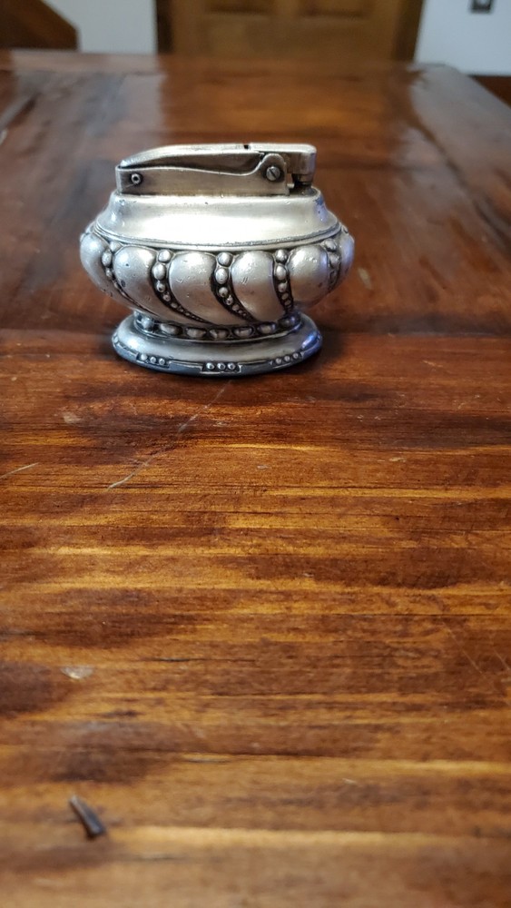 Vintage Silver Plated 'Crown' Table Lighter**Empty No Flint**