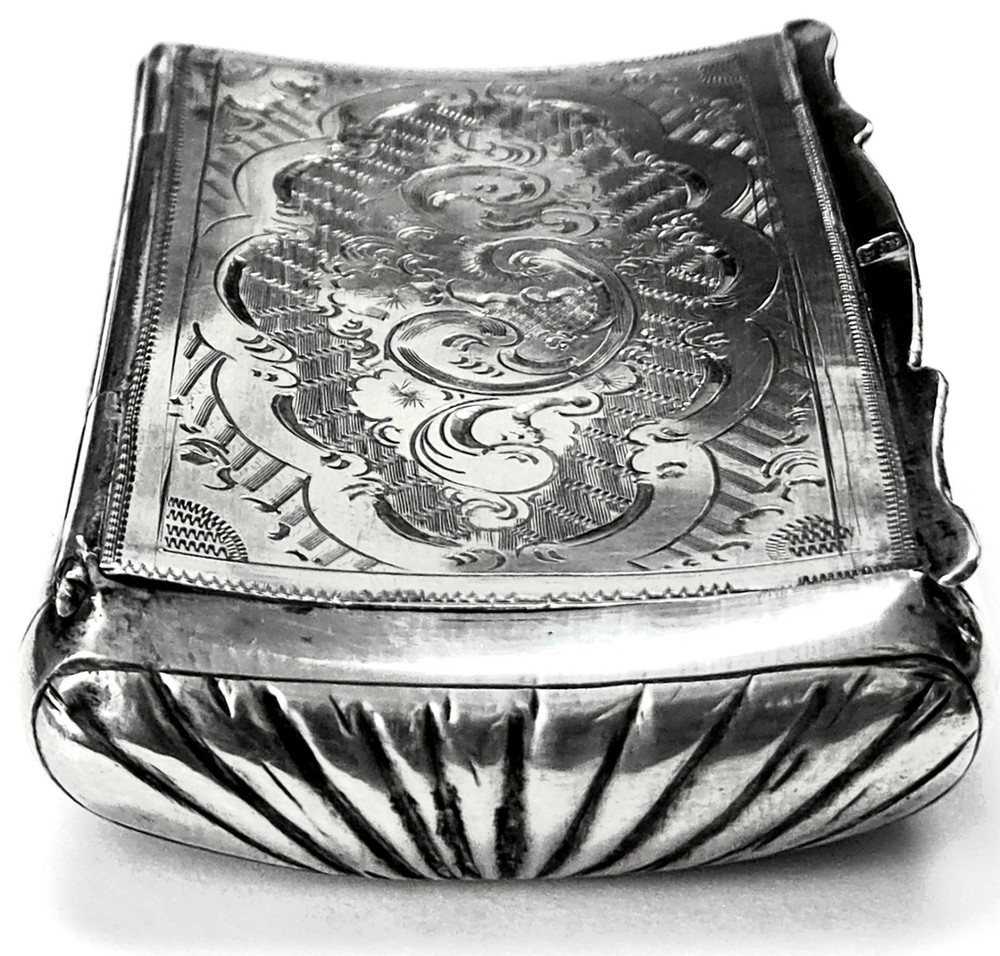 Antique Netherlands 833 Silver Snuff Box