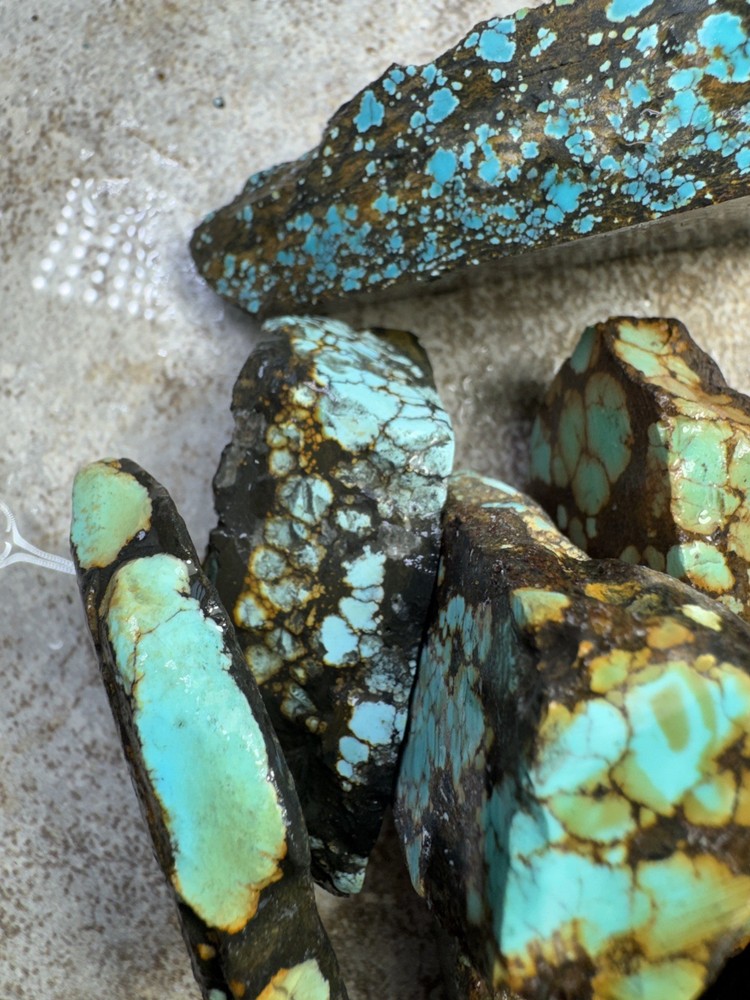 Natural Hubei turquoise mixed mine