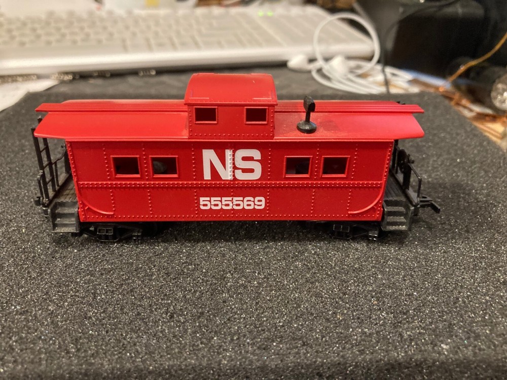 HO SCALE LIFE-LIKE NS CABOOSE