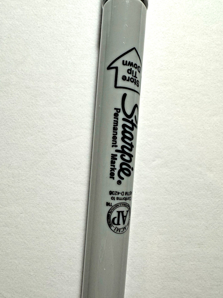 Sharpie Fine Point Metallic Silver Permanent Marker Pack of 1