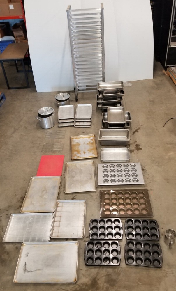 Eagle baking rack with commercial cookware