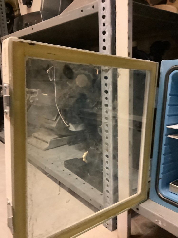 Lab Con Co lab equipment, possibly a heat chamber