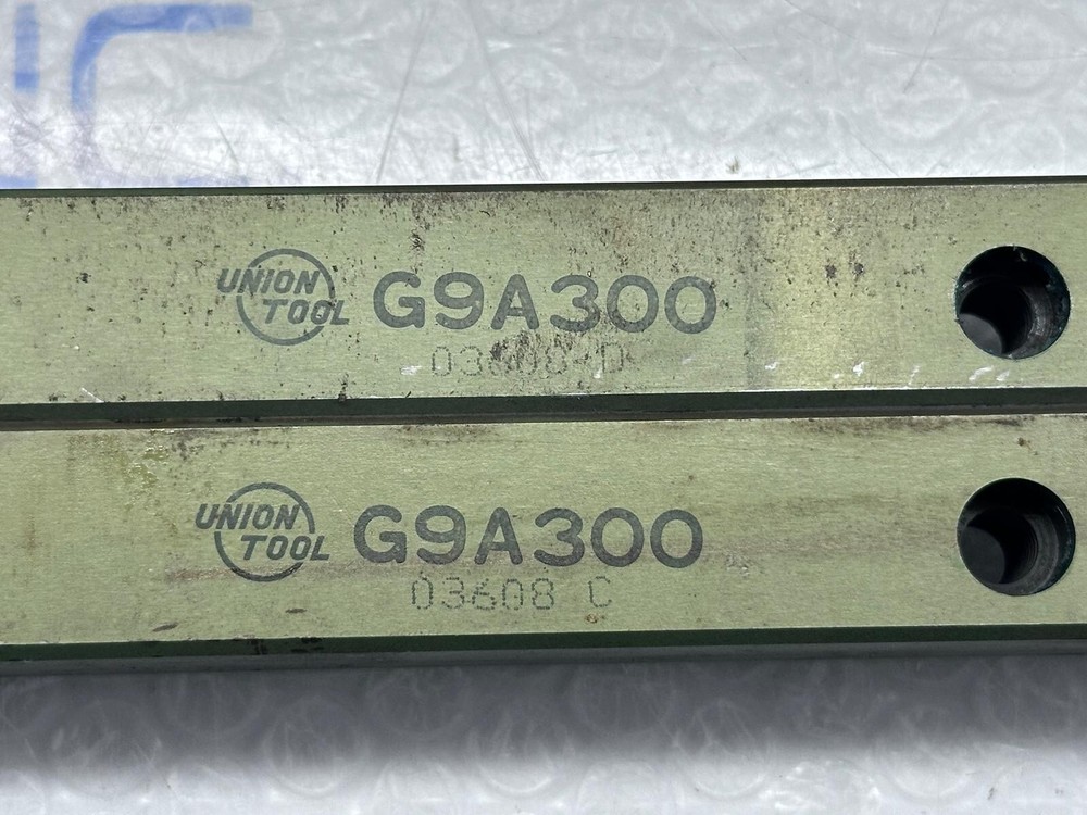 UNION TOOL CROSS ROLLER GUIDE G9S400 AND G9A300