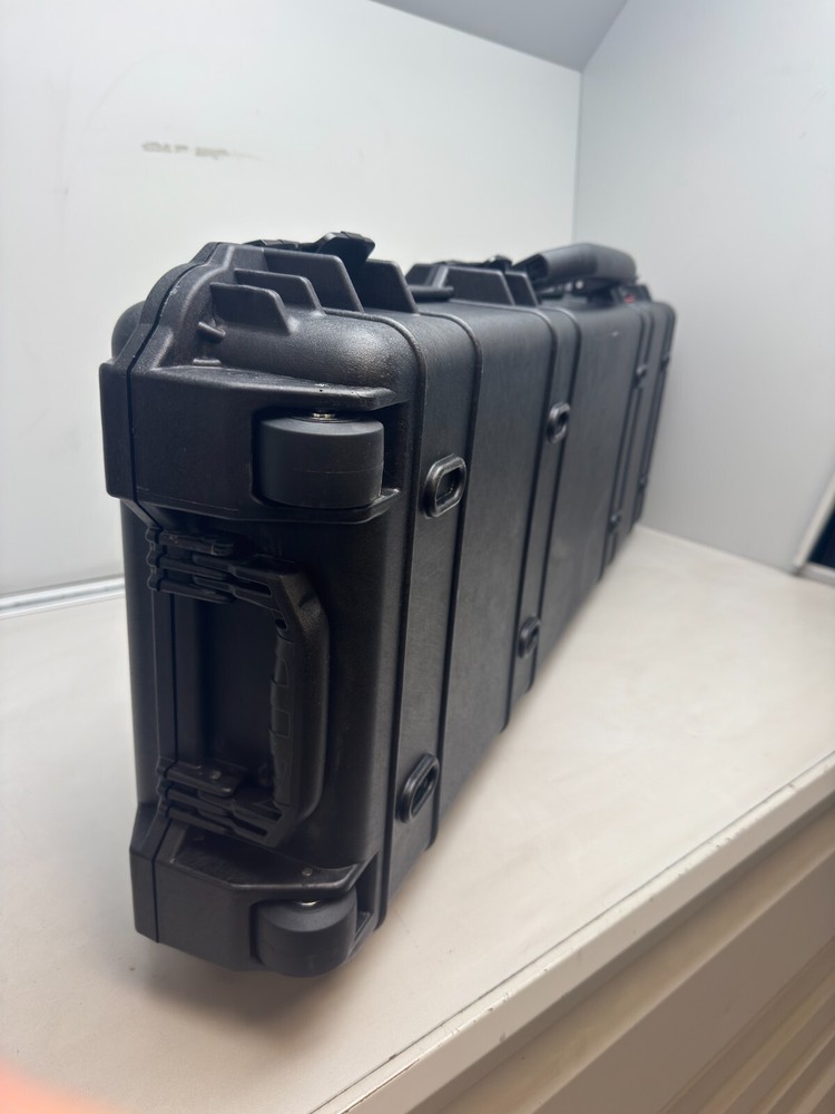 pelican 1720 case w/ custom foam - Black
