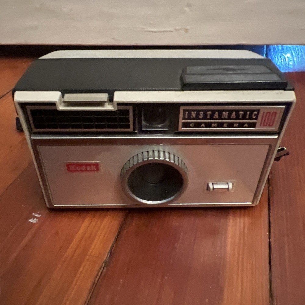 Vintage 1960s Kodak Instamatic 104 Camera - Untested