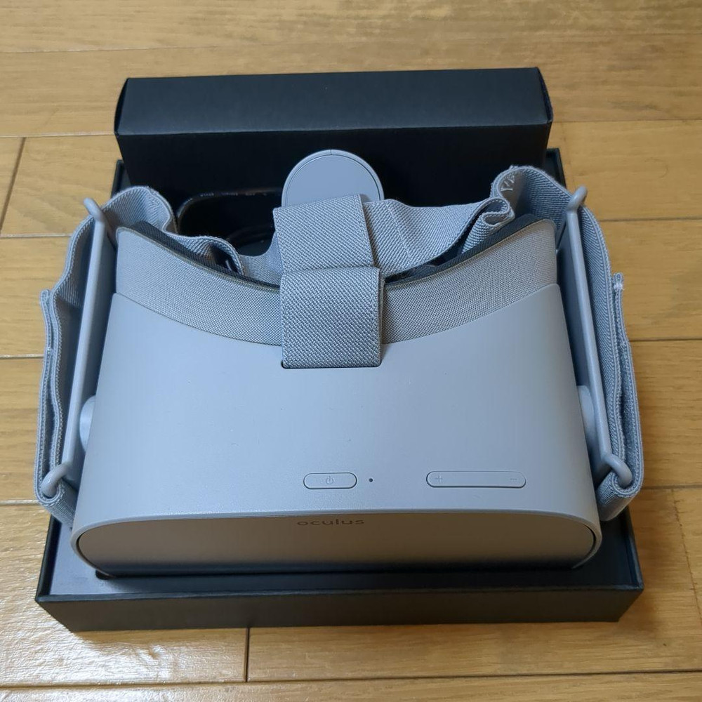 Oculus Go All-In-One VR Headset W/ Controller & Accessories Bundle Working Used