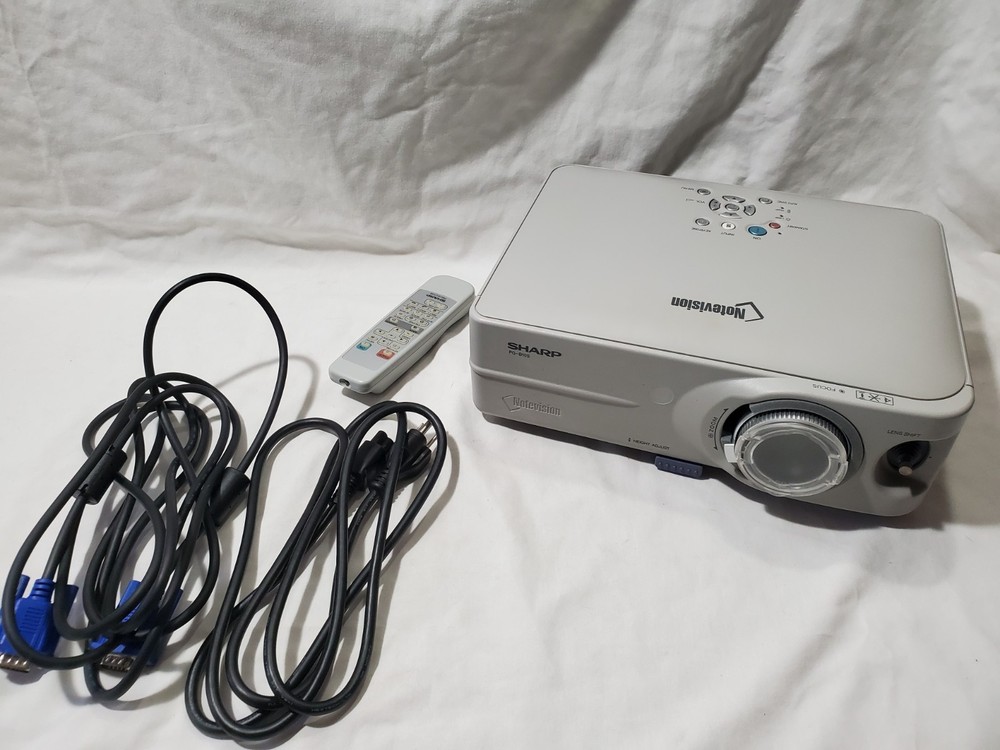 Sharp PG-B10S LCD Projector Notevision w/Case, Accessories + remote New lamp