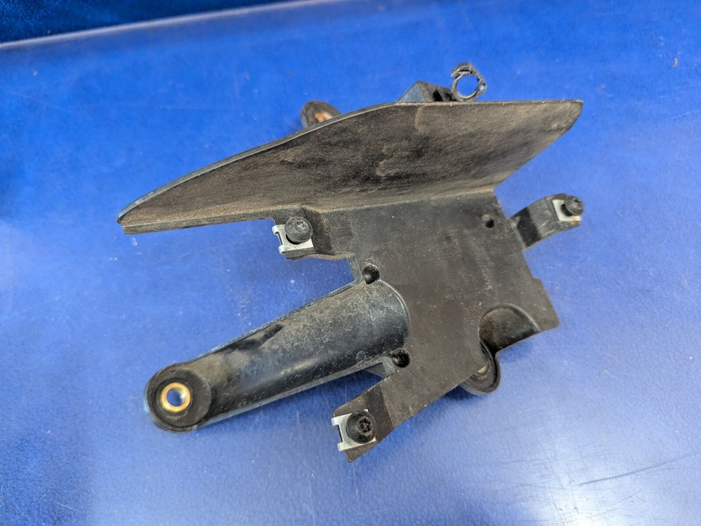 2011-2014 PORSCHE CAYENNE - Right LANE Change Assist Control Module Bracket