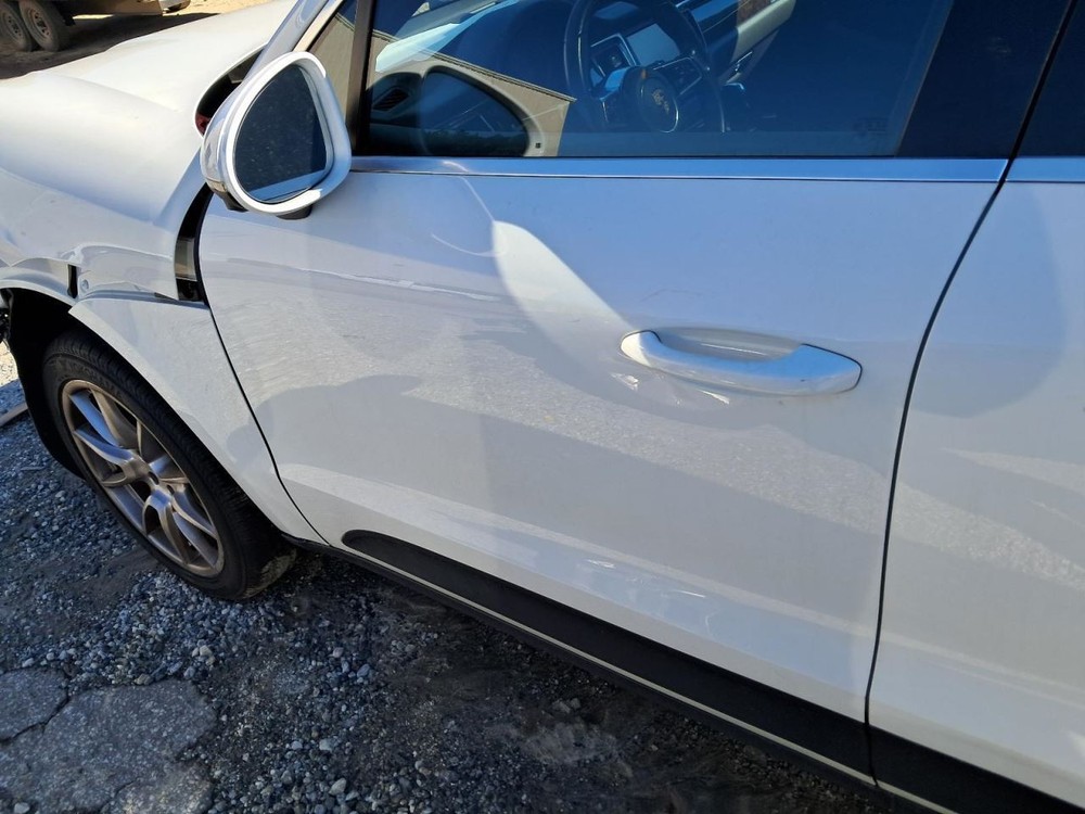 Fuse Box Engine Compartment Fits 15-19 PORSCHE MACAN 4853140
