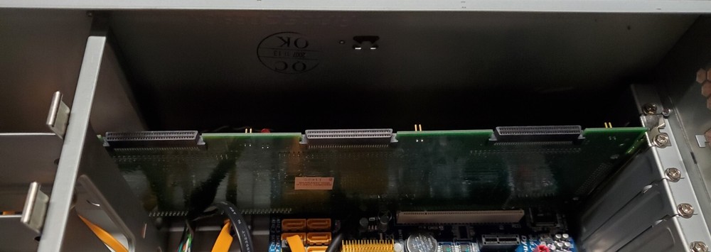 ADAPTEC AAA-132/133 PCI RAID Controller 1651606-00--POWERS UP--