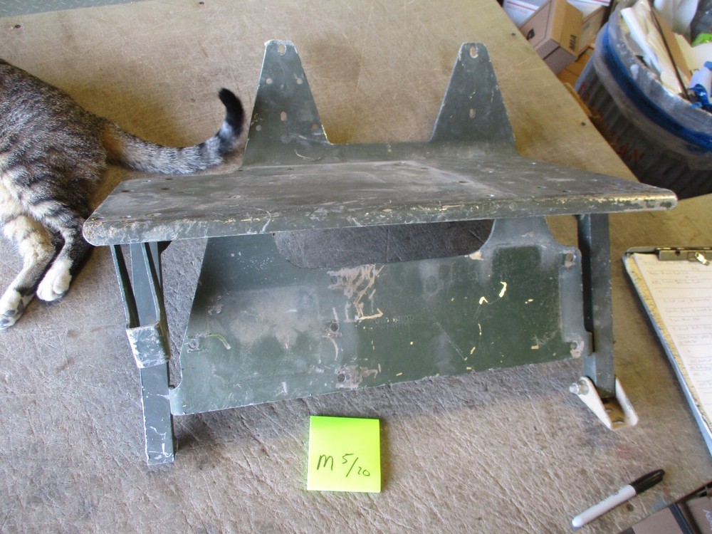 Used Radio Mount with VIC-3 LITE Mounting Bracket, for HMMWV