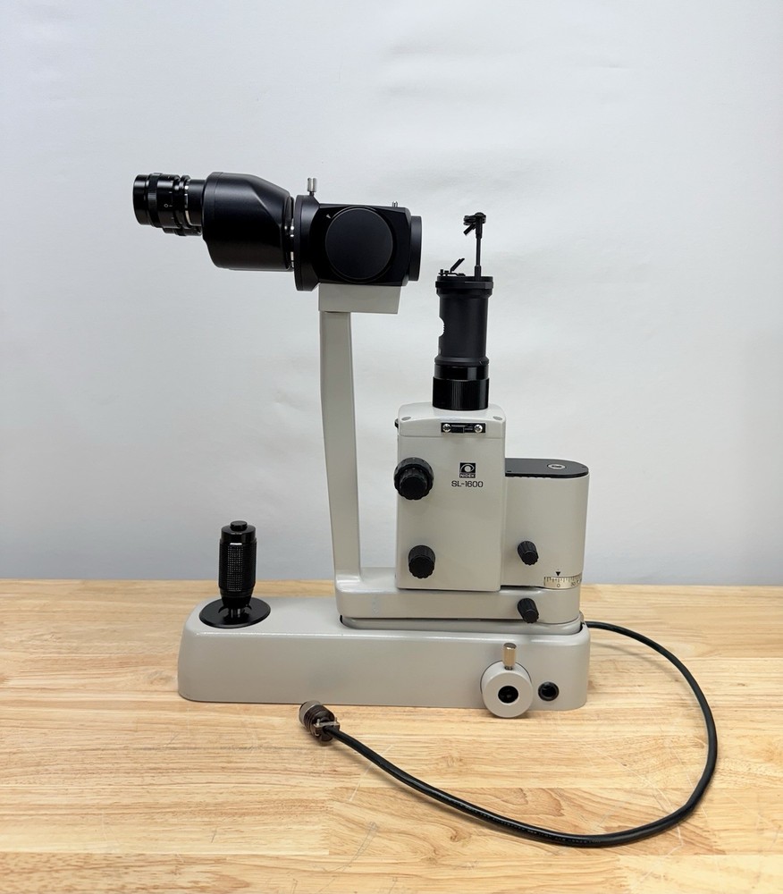 Nidek SL-1600 Slit Lamp