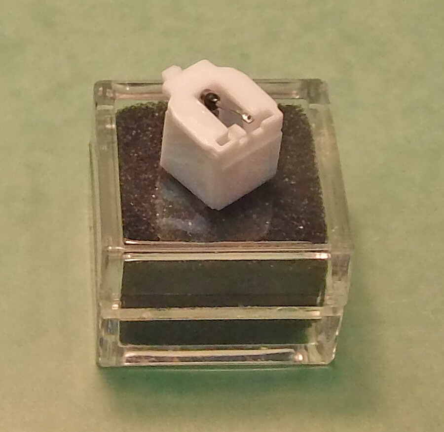 Replacement Needle for RECORD RUNNER Portable Record Player STOKYO SOUNDWAGON