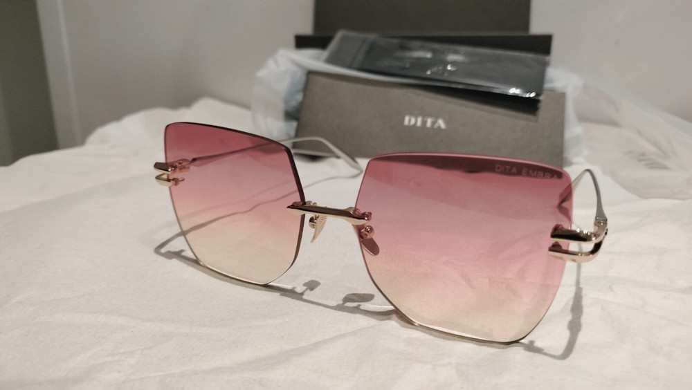 Embra Women's Finger Sunglasses