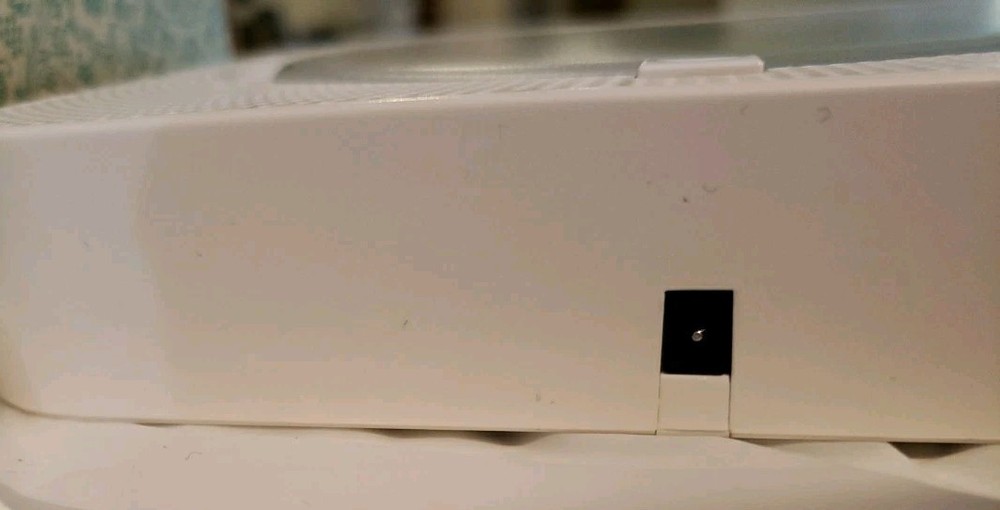 Bluetooth Player Wall Mountable Or Desktop White With Remote