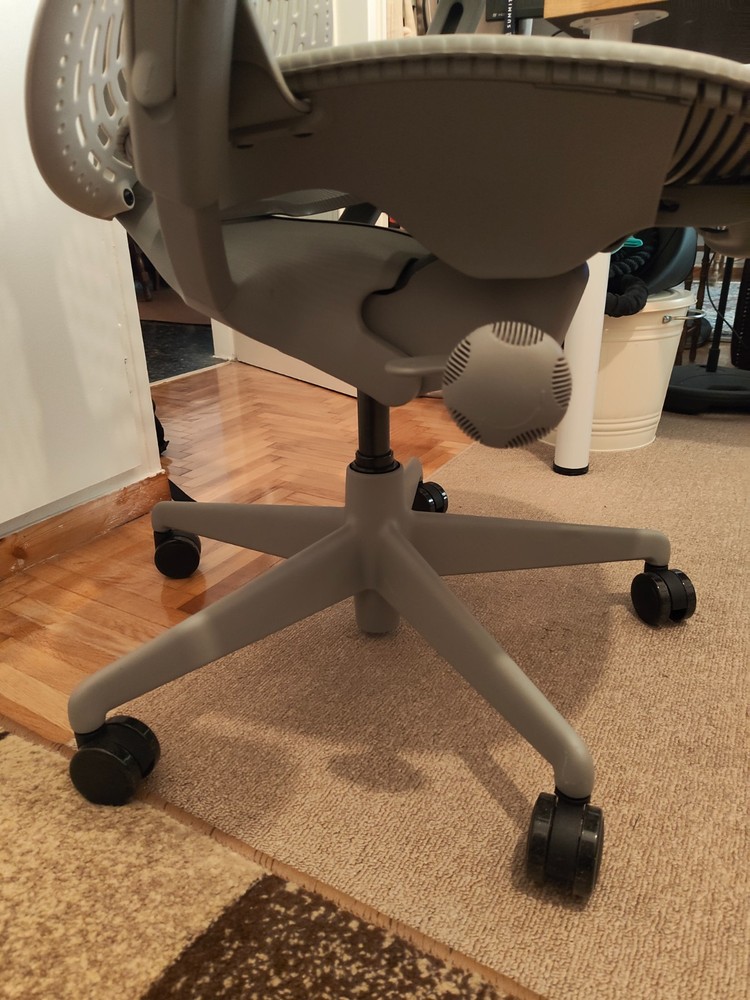 Herman Miller mirra 2