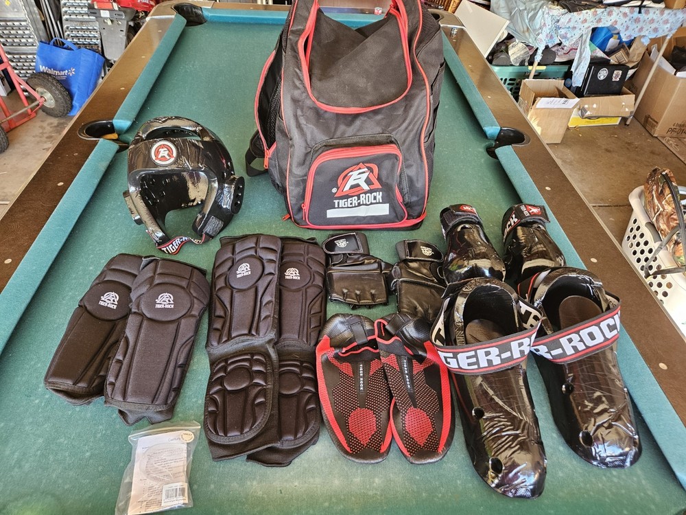 Tiger-Rock Medium Sparring Gear Set w/ Bag  Set