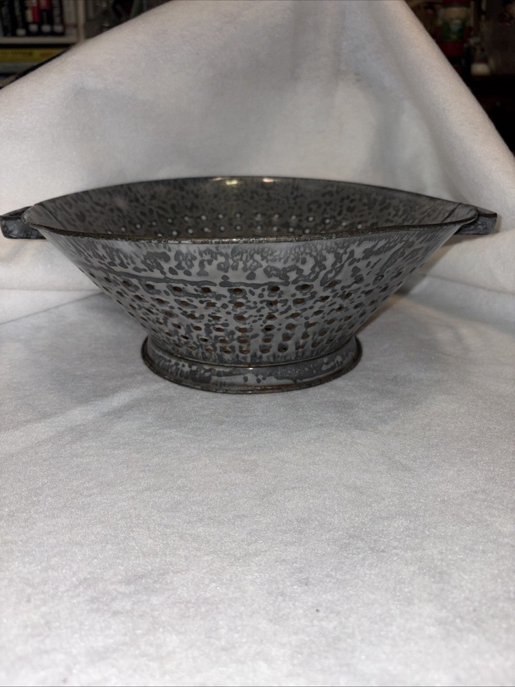 Antique Gray Graniteware Colander 11”