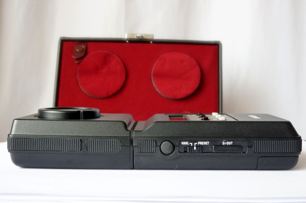 Konica Minolta CL-100 Chroma Meter Unused with a Hard Case