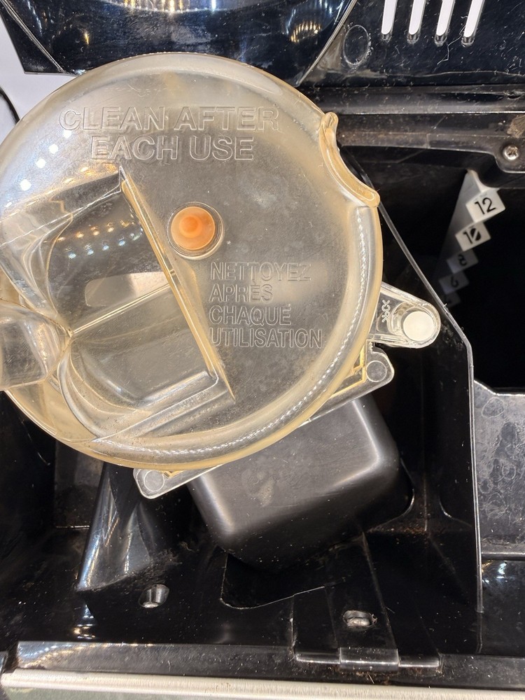 Cuisinart DBG 550 grind / brew coffee pot programmable