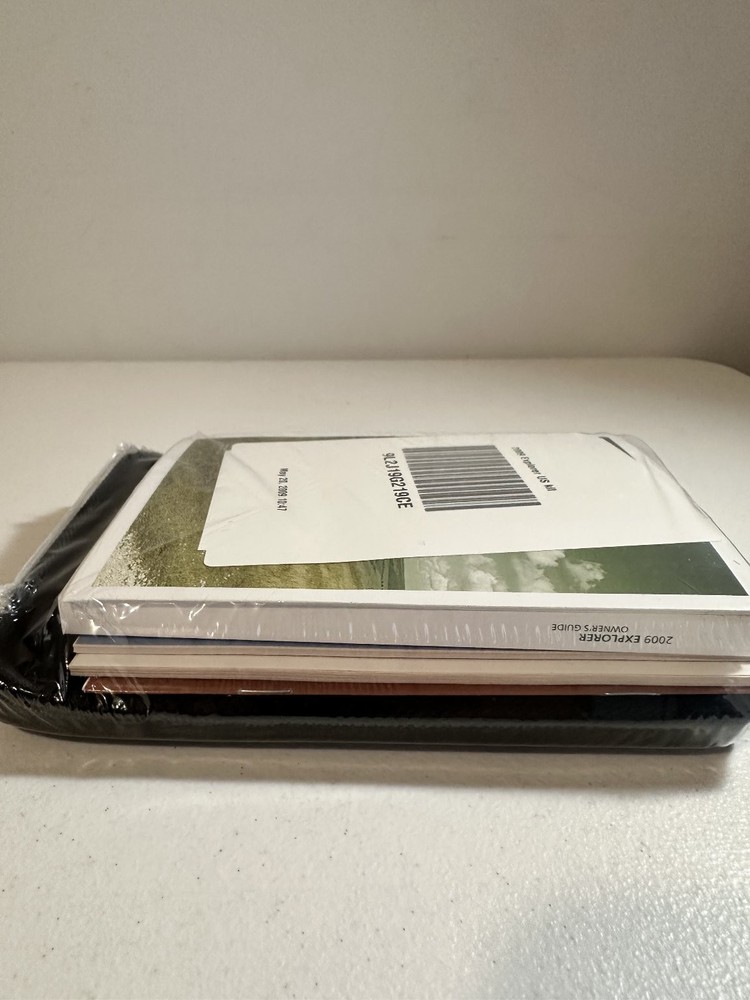 2009 Ford Explorer Owner's Manual Set With case