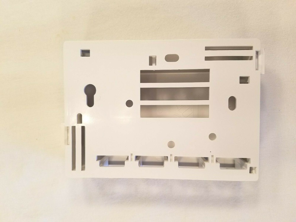 41089-4WP Leviton Surface-Mount QuickPort Box, 4-Port, White - 25 PACK