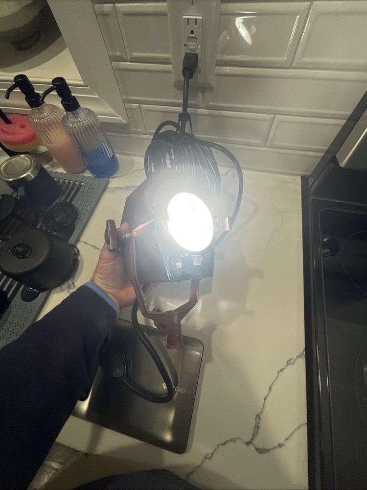 Mole Richardson 200watt Mini-Mole Type #2801 AKA Inkie 