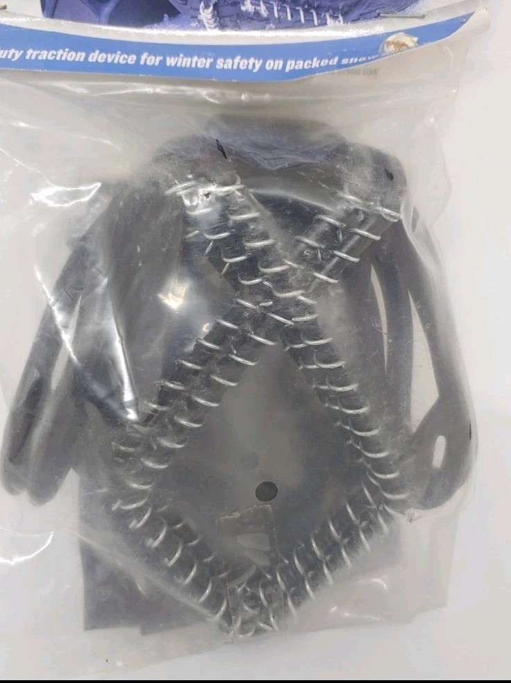 NEW Yaktrax Walker Light Duty Spikeless Traction Medium