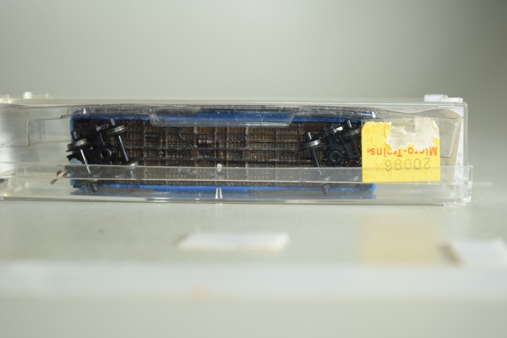4893 Micro Trains 40' BOX car UN DEC UN PAINTED