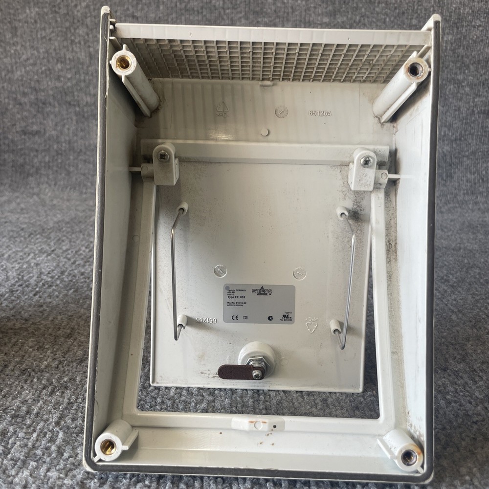 Stego FF018 UV Resistant Plastic Filter Fan Missing Filter Foam used